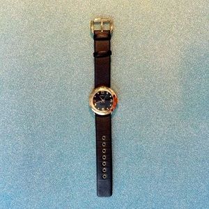Marc Jacobs watch black and gold